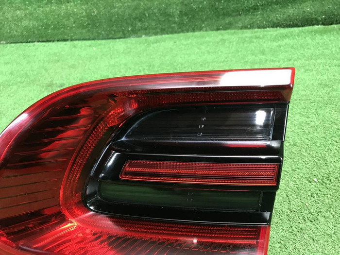 Фонарь правый внутренний Porsche Macan 95b (14-18)