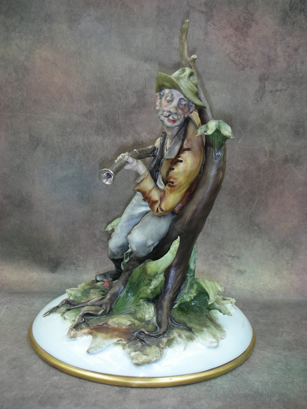 Статуэтка. Фарфор. Охота на зайца. Capodimonte. Италия