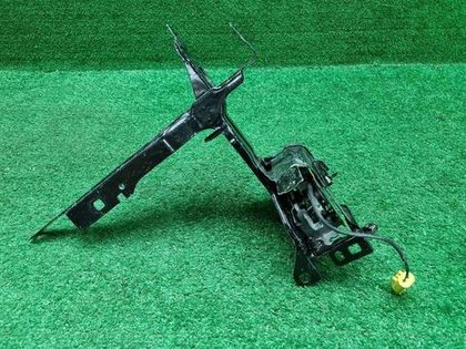 Кронштейн фары правый BMW 3er G20 (2018-н.в.)