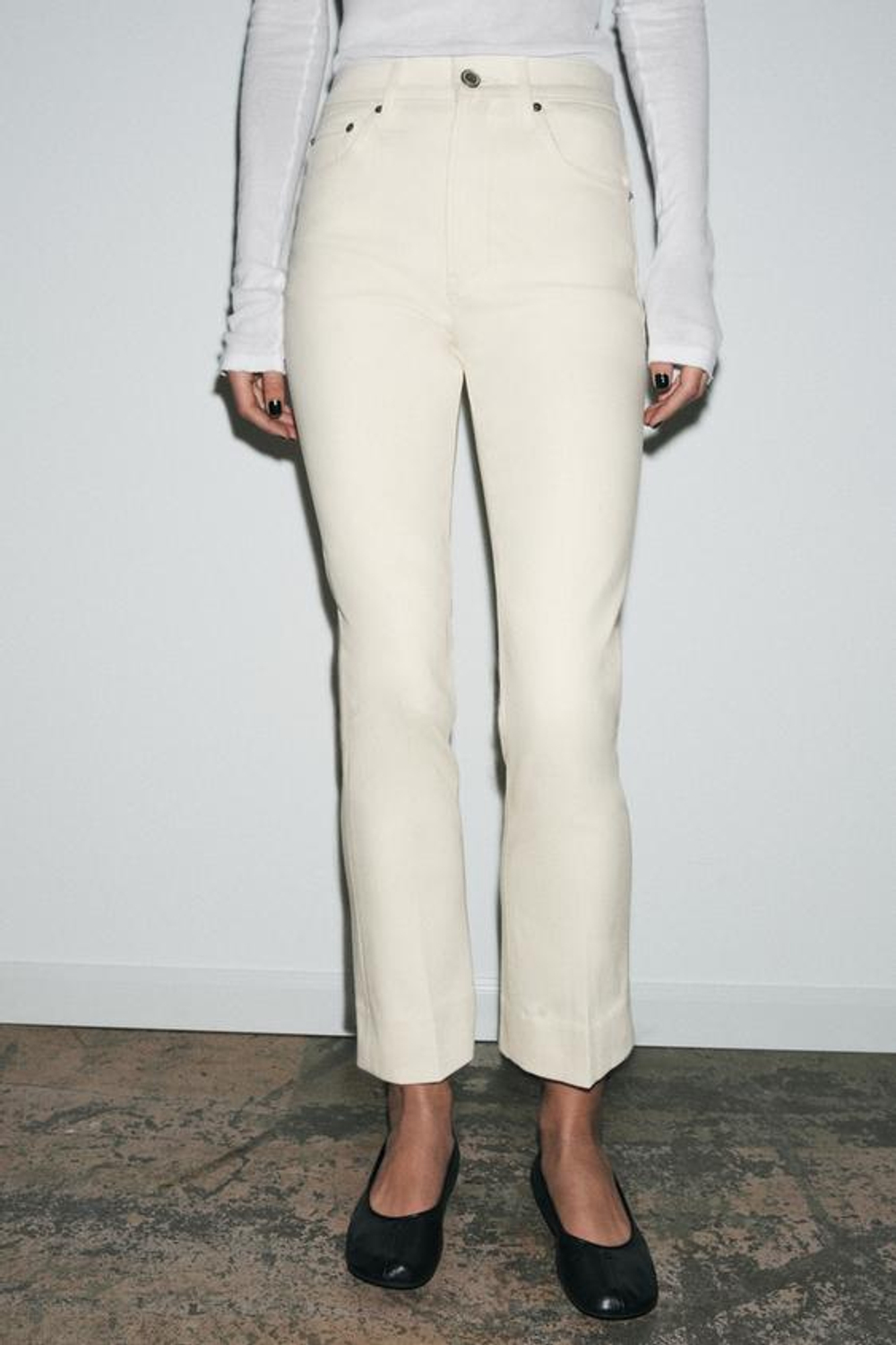 ZARA ДЖИНСЫ BOOTCUT СО СРЕДНЕЙ ПОСАДКОЙ — ZW COLLECTION, ЭКРЮ