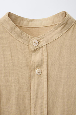 ZARA РУБАШКА С КОРОТКИМИ РУКАВАМИ И ВОРОТНИКОМ-СТОЙКОЙ, ПЕСОЧНЫЙ