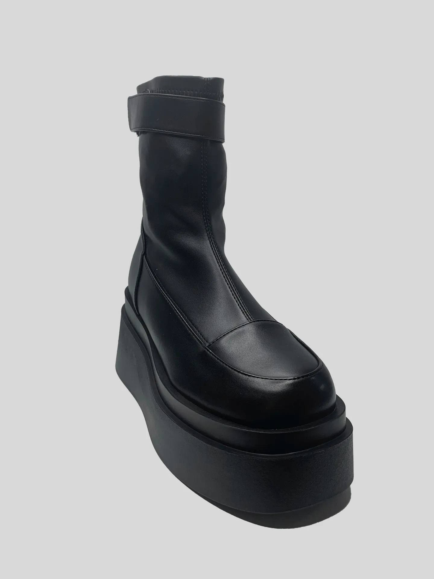 Ботинки Araz К88 с ремешком и молнией сзади\Черный недорого