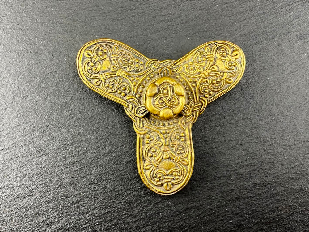 Фибула. Норвегия 10-11 в. (трилистник)