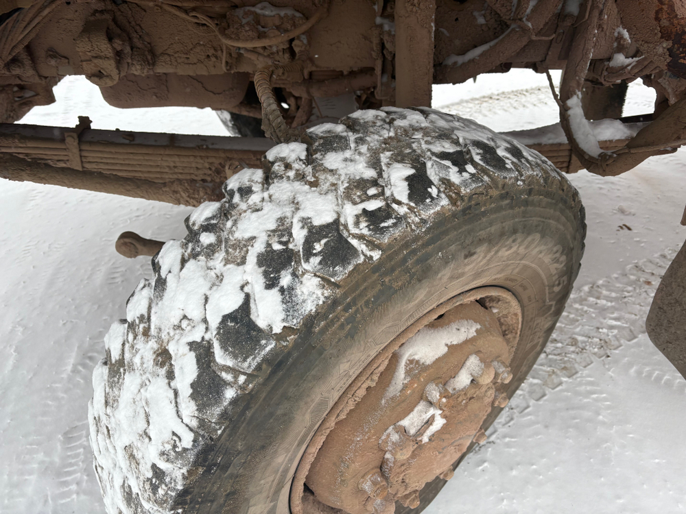 Shacman (Shaanxi) SX* 6x6 Седельный тягач SX42584DV385 (Дизельный, 11,6 л, 430 л.с., МТ)