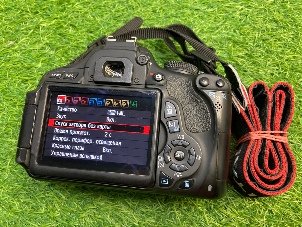 Canon 600D Kit 18-55mm IS STM Покупка/Продажа