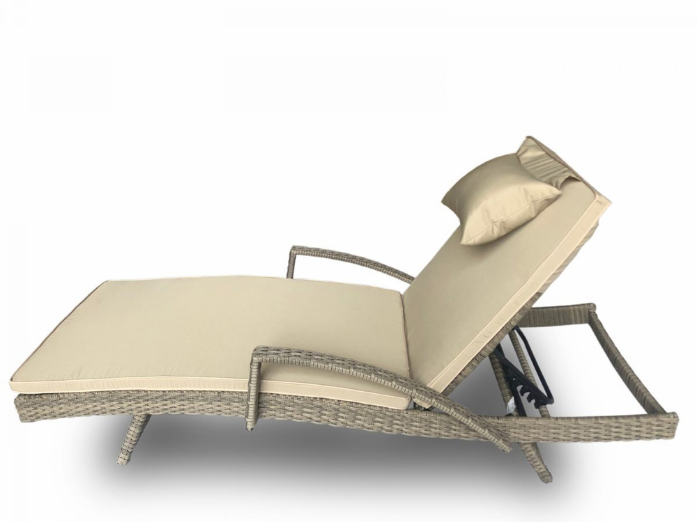 Шезлонг  из ротанга с подлокотниками и подушкой «MARA с подлокотниками» — Wood