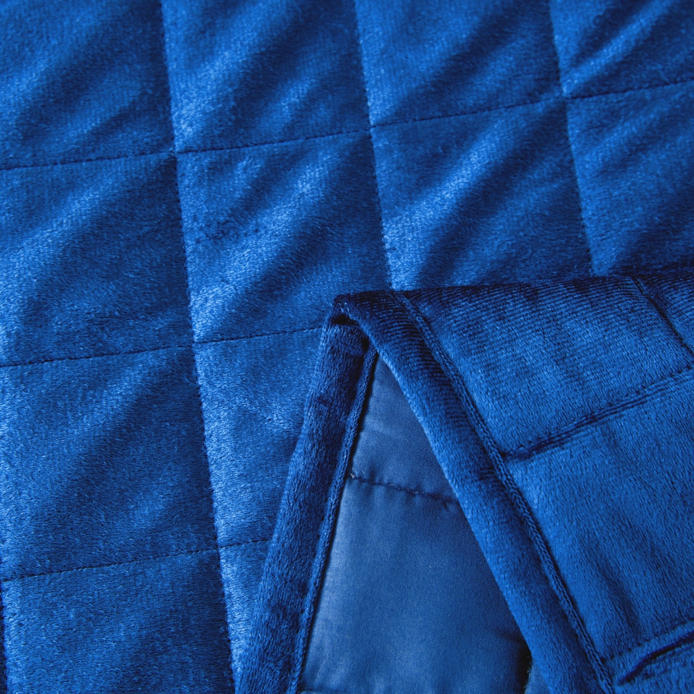 Велюровое покрывало в клетку и две наволочки OVL020