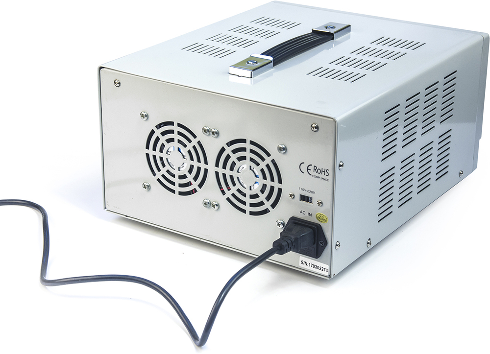 Трёхканальный линейный источник питания МЕГЕОН 323051