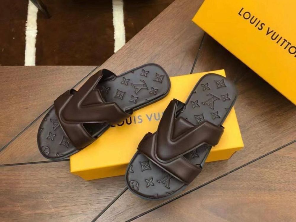 Шлепанцы Louis Vuitton