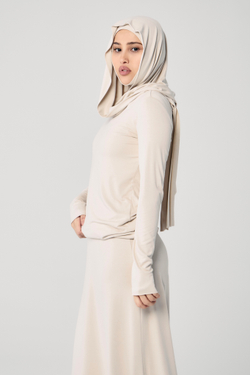 Лонгслив с капюшоном бежевый