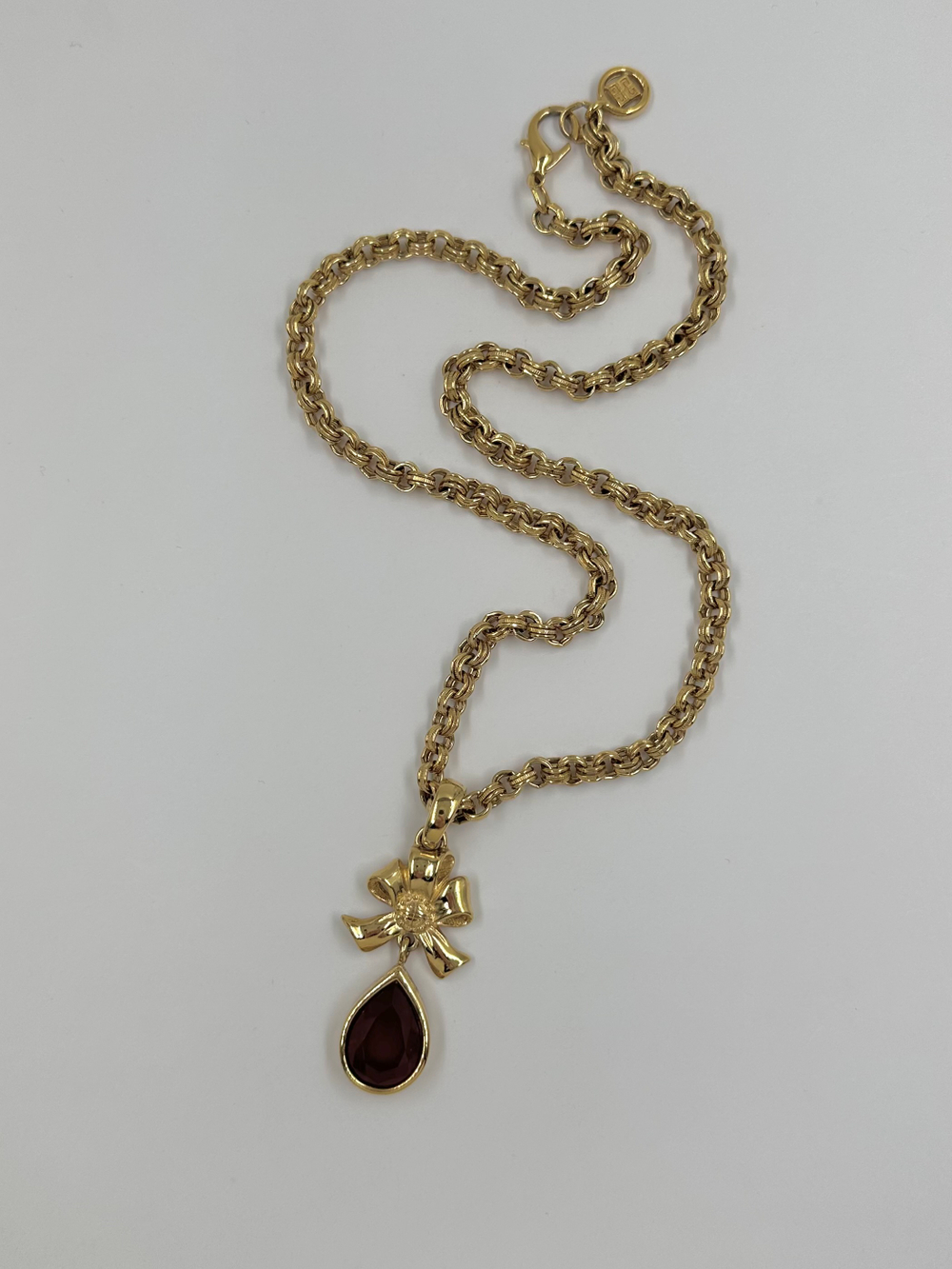 Кулон с кристаллом Givenchy