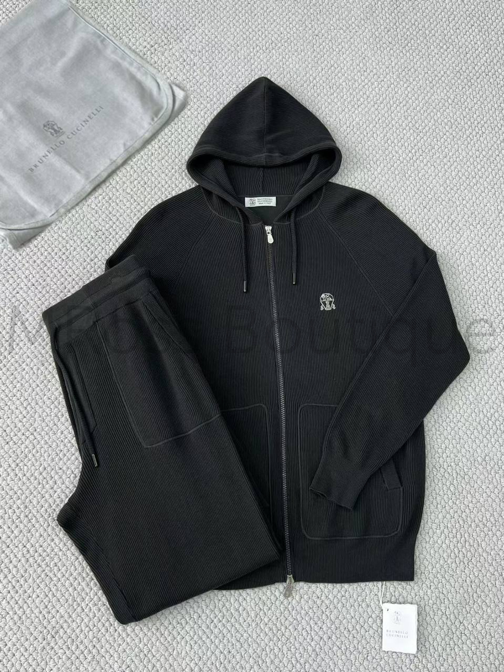 Мужской спортивный костюм Brunello Cucinelli черно пепельного цвета