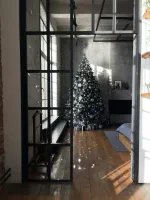 Искусственная черная елка «Торжественная» (Литая хвоя) от 1,8 м до 4 м