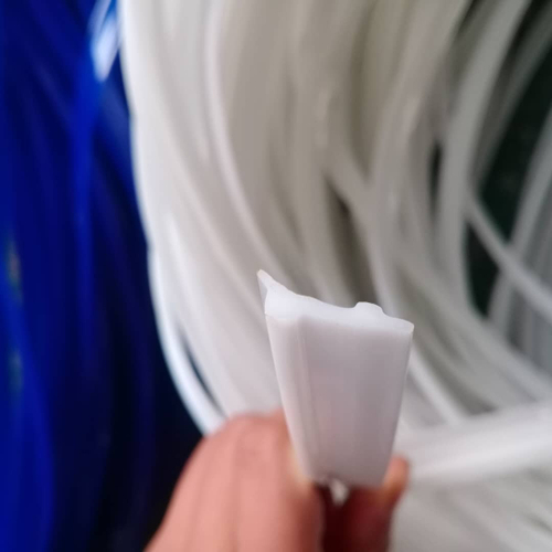 Гребень скребка PR-3  4х12 полиуретан белый  1000 мм.