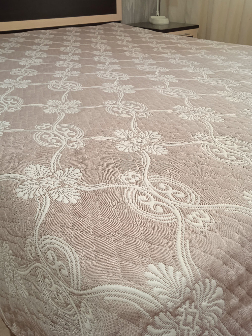 Покрывало жаккардовое двухстороннее Нежность 363-16 беж 2.0 (180х200)