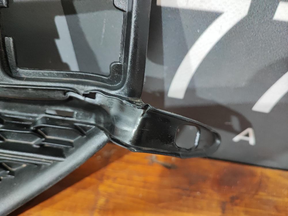 Решетка переднего бампера правая Volvo XC90 2 14-19 Б/У Оригинал 31383442