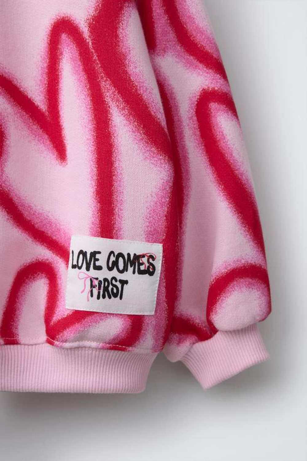 ZARA ХУДИ С ПРИНТОМ В СТИЛЕ ГРАФФИТИ «СЕРДЦА», РОЗОВЫЙ