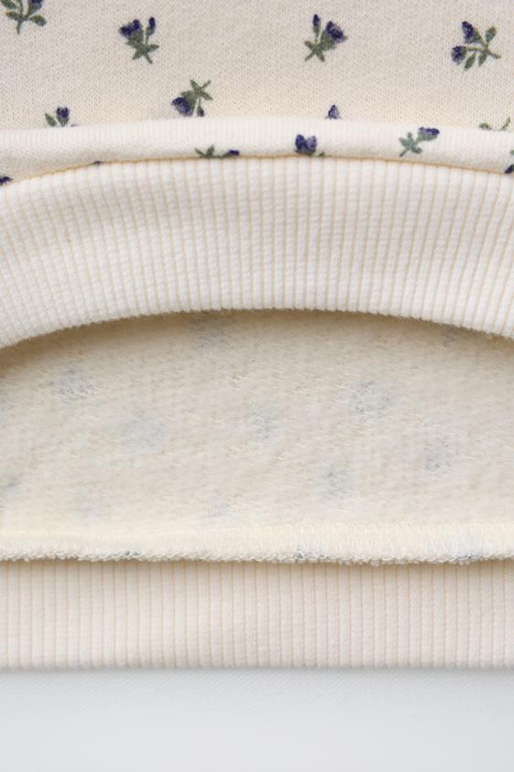 ZARA ТОЛСТОВКА С ПРИНТОМ, ЭКРЮ/СИНИЙ