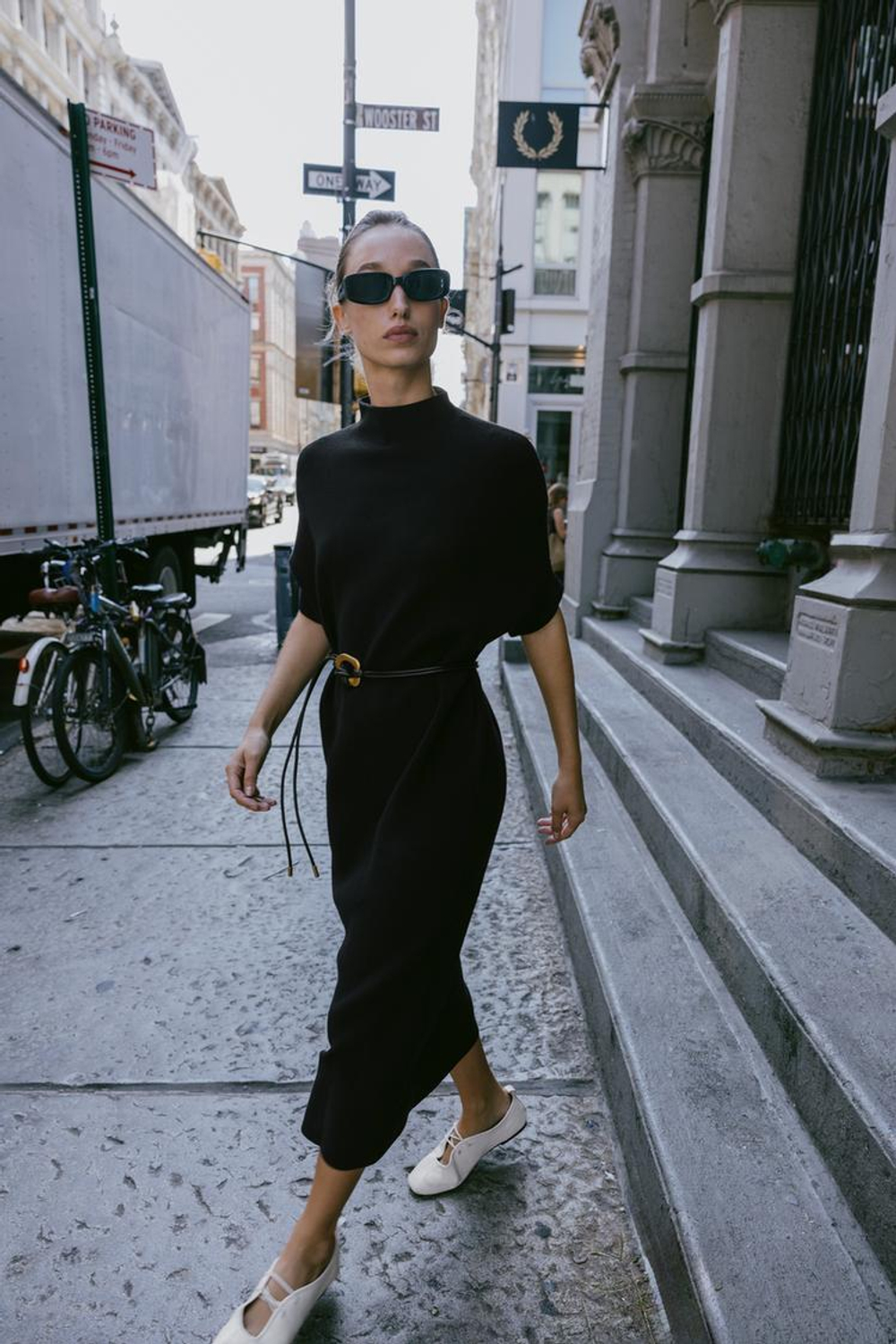 ZARA ТРИКОТАЖНОЕ ПЛАТЬЕ С РЕМНЕМ, ЧЕРНЫЙ