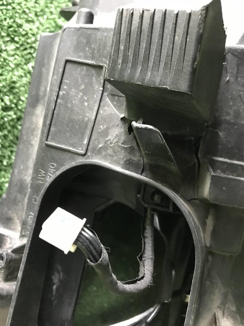 Битая Фара правая BMW X1 F48 (2015-2019) LED