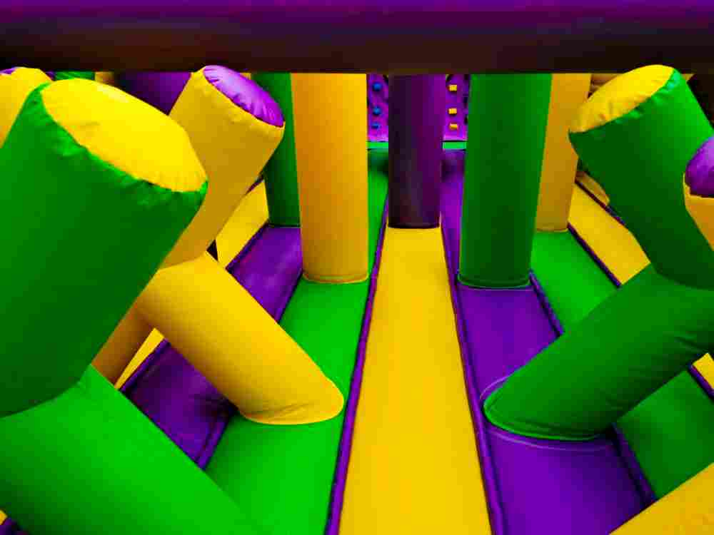 Надувной батут «Длинная полоса препятствий» 16*4*5 м