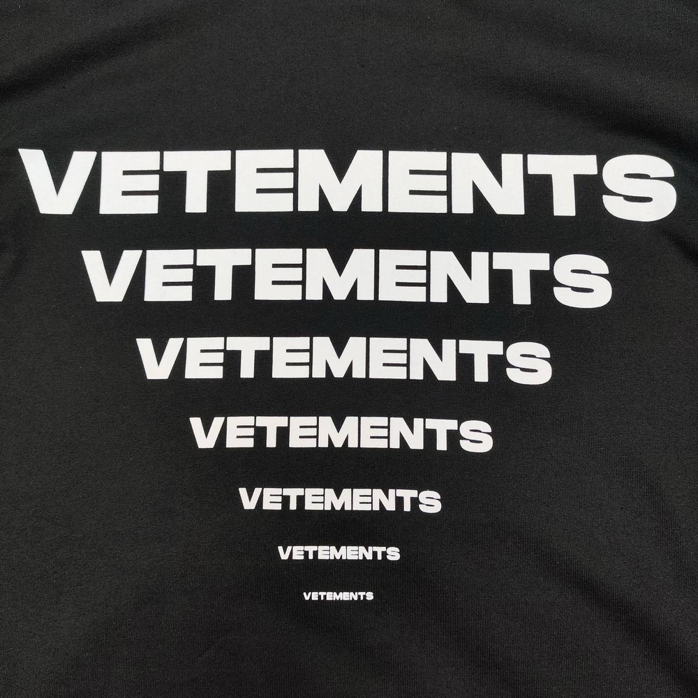 Футболка Vetements