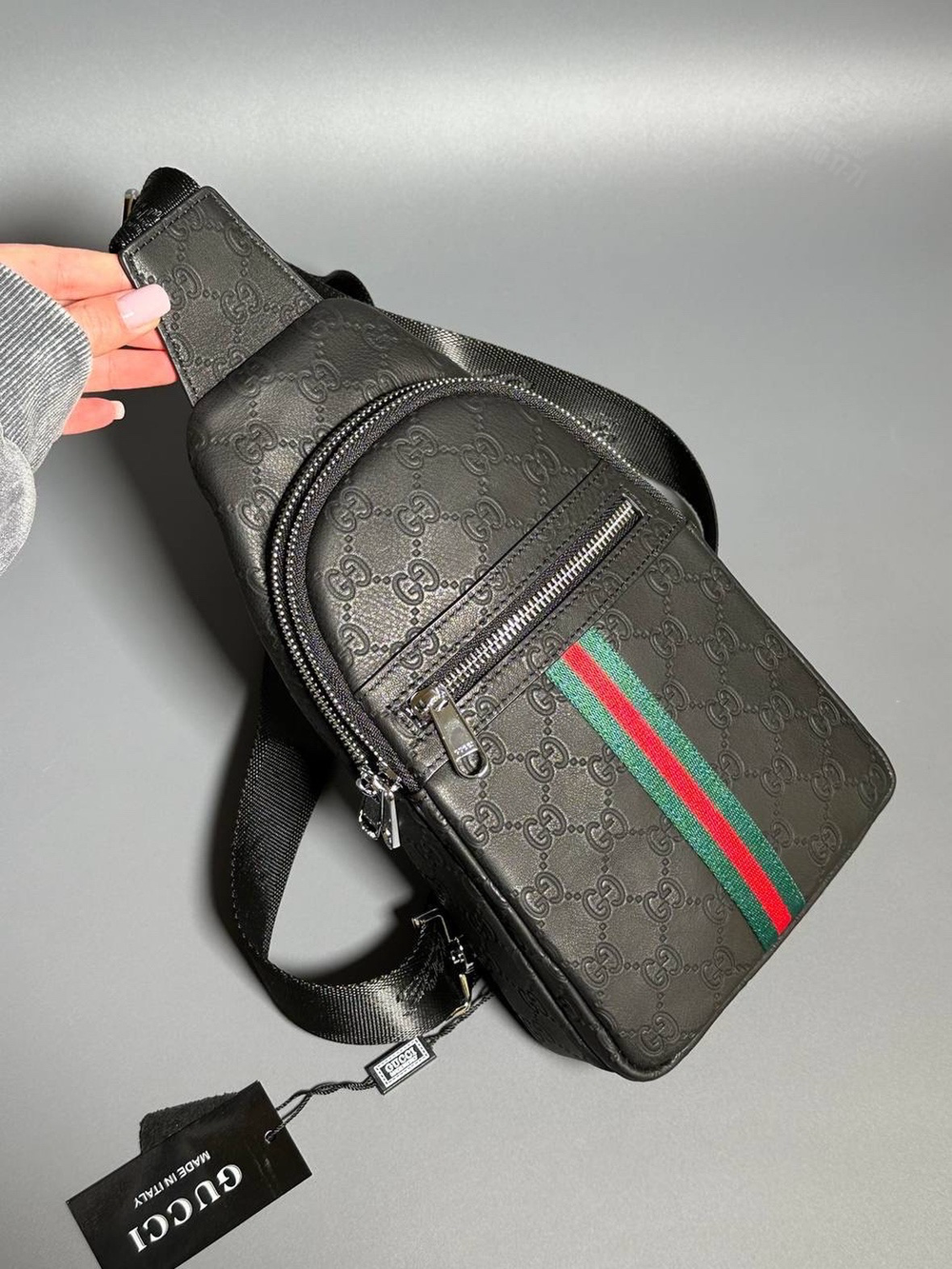Нагрудная сумка-слинг Gucci