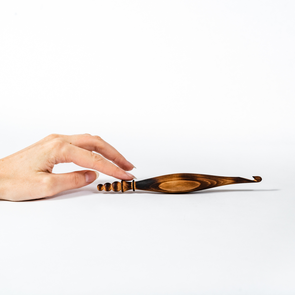 Деревянный крючок для вязания из древесины кедра 6.5 мм. K265