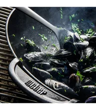 Чугунный вок Weber Crafted с корзиной для приготовления на пару
