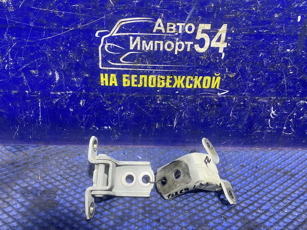 Петля двери передней правой NISSAN TEANA 2014-2020