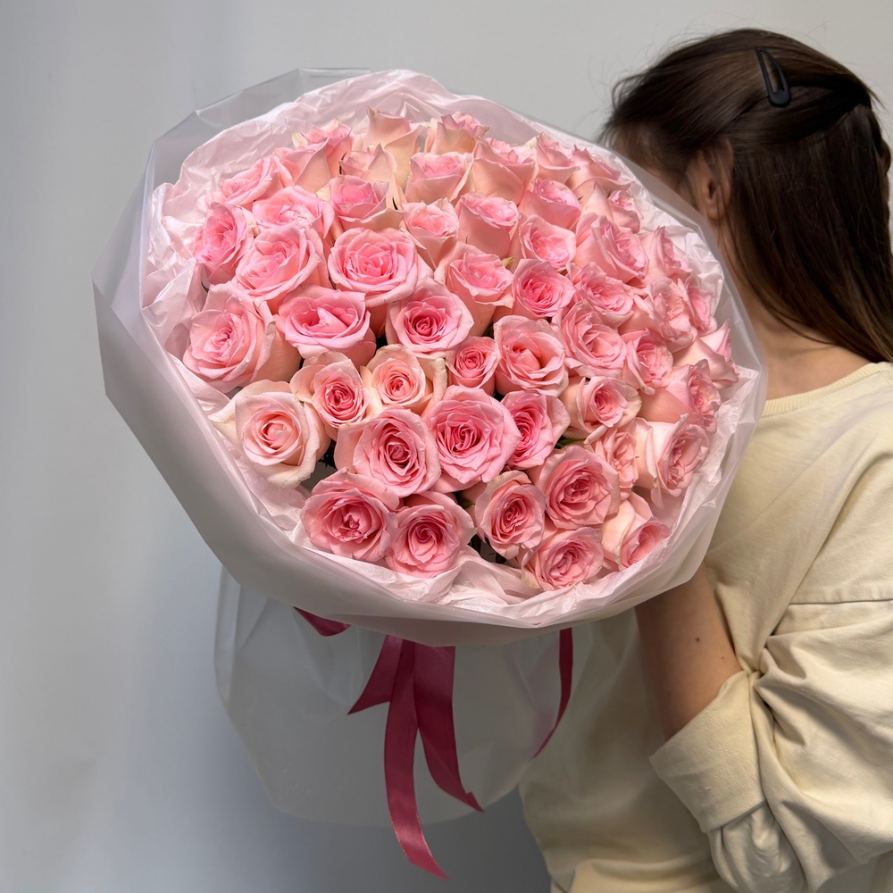 Букет из розовых роз 40 см - 51 шт в упаковке