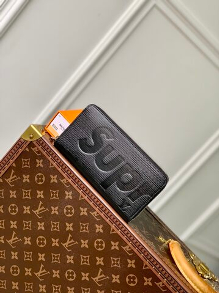 Louis Vuitton Zippy Wallet