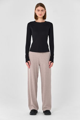 Лонгслив приталенный с рельефом