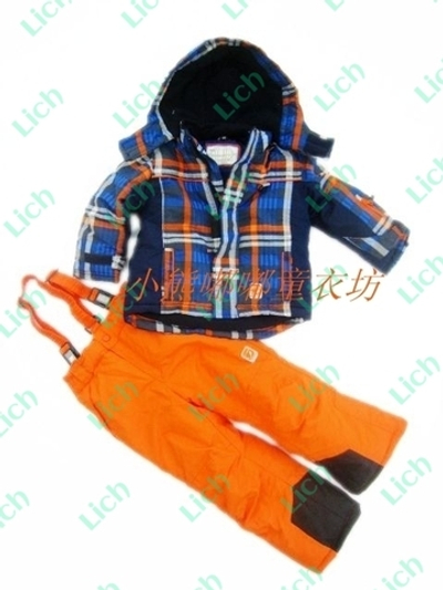 Костюм лыжный: куртка в клетку и полукомбинезон