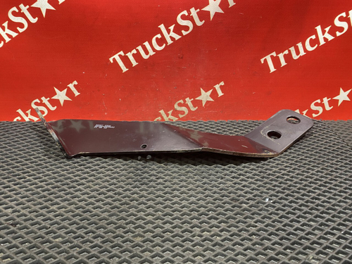 Кронштейн торсиона передний левый 2024г