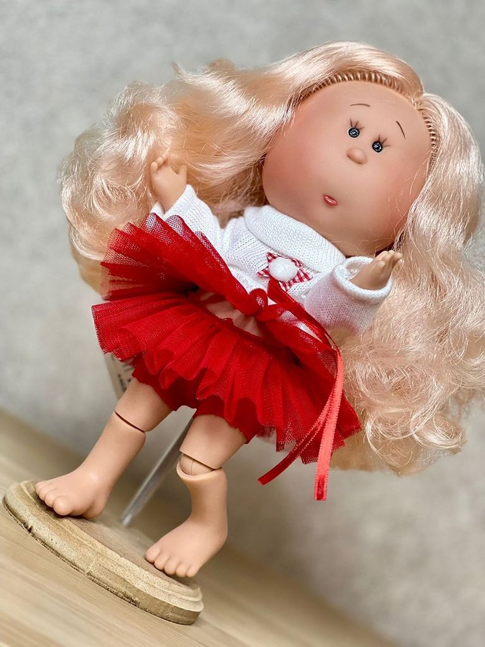 Кукла Nines виниловая 30см MIA CASE шарнирная (3523)