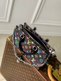 Louis Vuitton Onthego East West