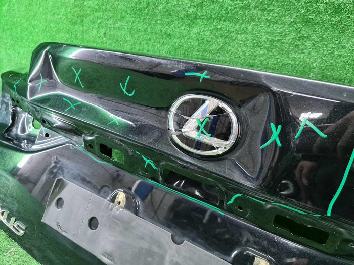 Крышка багажника Lexus ES 7 (2018-н.в.)