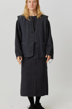 Стеганый жилет на пуговицах из черного вареного хлопка