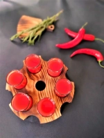 Деревянная шотница из кедра с 6 стопками.