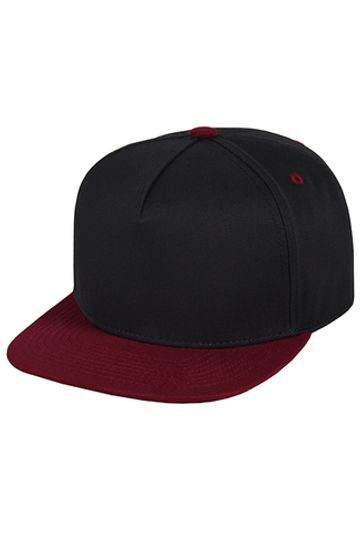 Бейсболка черная с бордовым козырьком и застежкой сзади