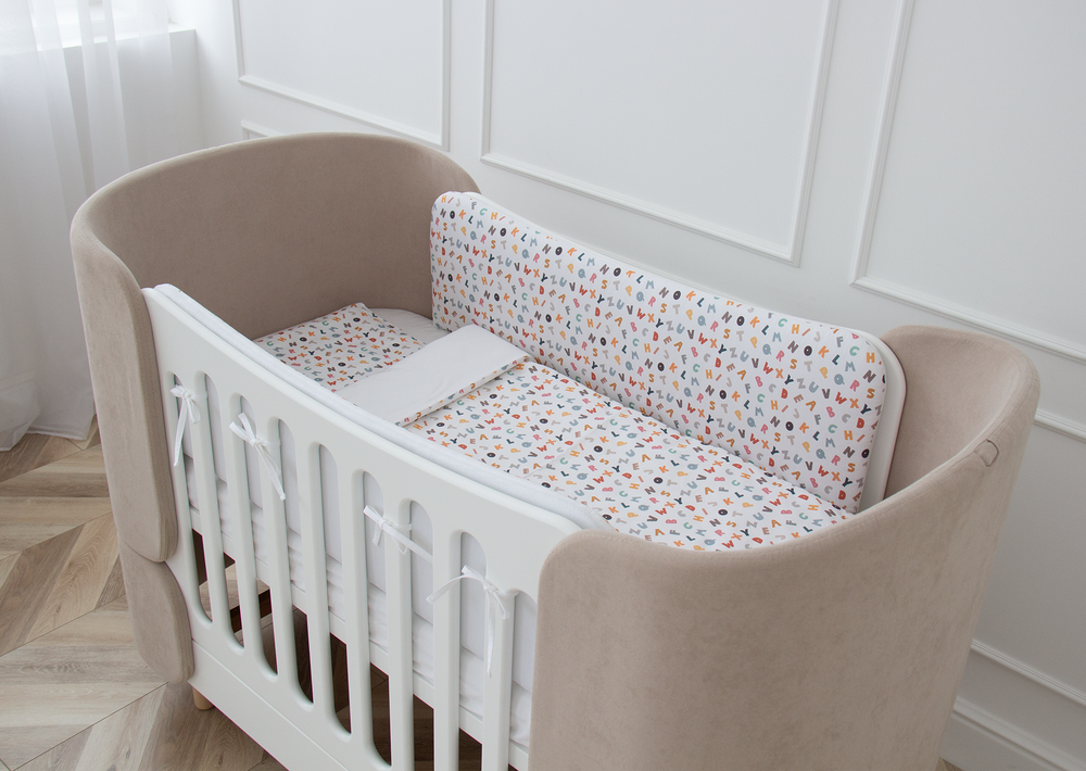 Постельное бельё в детскую кроватку «Разноцветные буквы» (сатин)