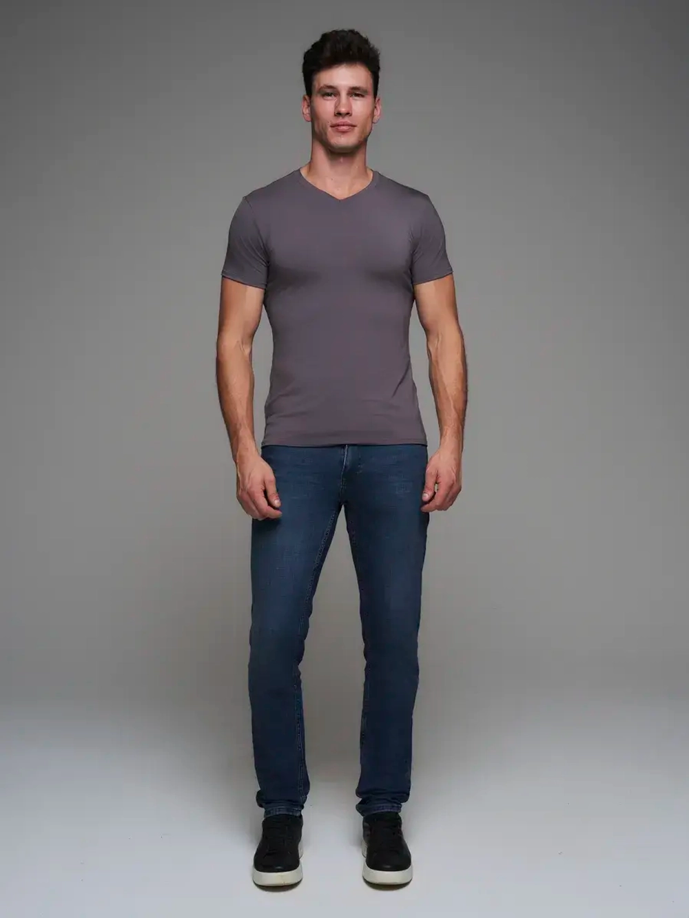 Футболка V-вырез однотонная облегающая