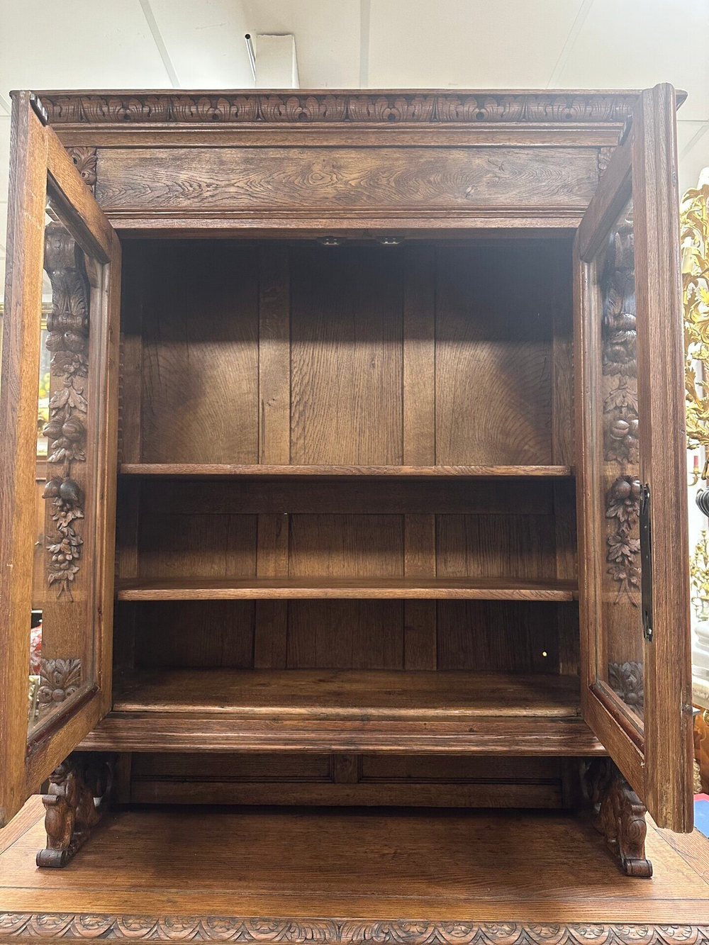 Буфет в охотничьем стиле