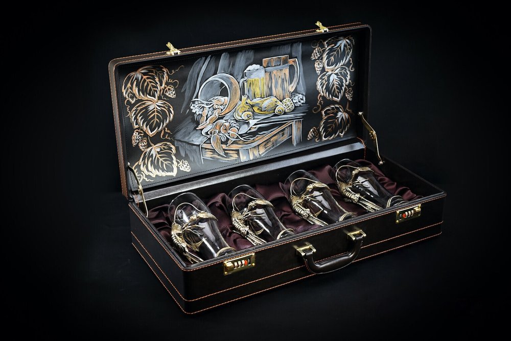 Набор бокалов для пива "Рак" 4 шт. в подарочном футляре с художественным оформлением