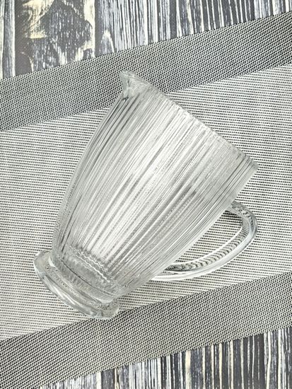 Кувшин стеклянный 1 л. на ножке "Вертикаль"