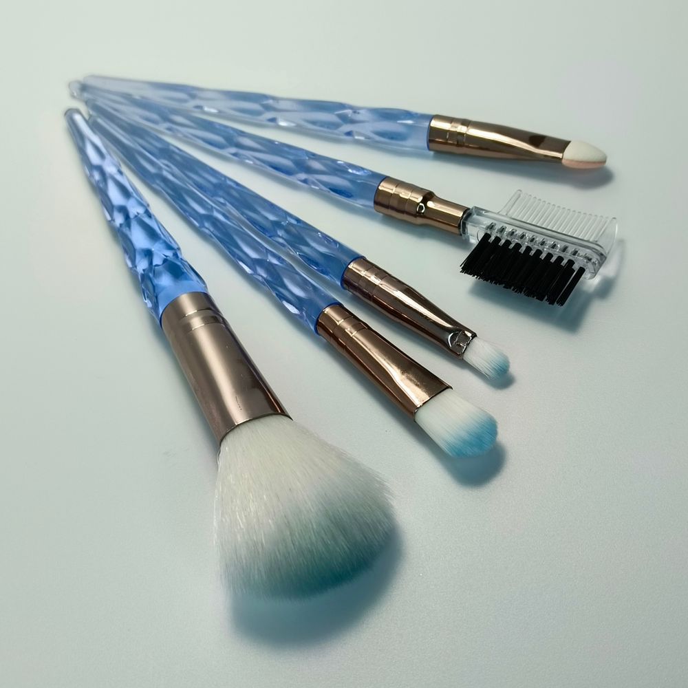 Набор Кистей для Макияжа №5 - пять предметов.