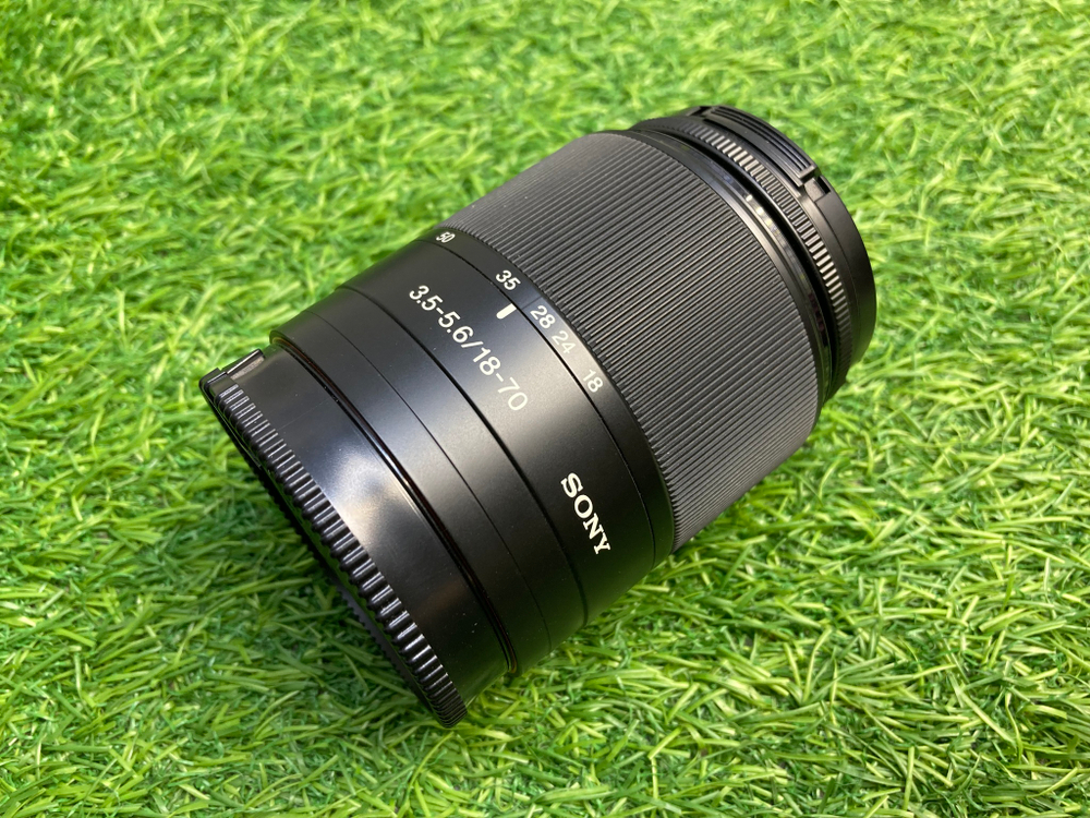 Sony DT 18-70mm 3.5-5.6