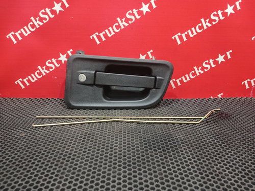 Ручка двери наружная левая 2023г