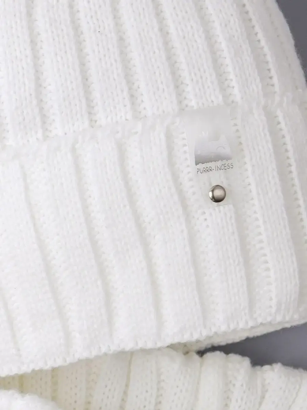 Шапка для девочки осенняя c ушками и снуд